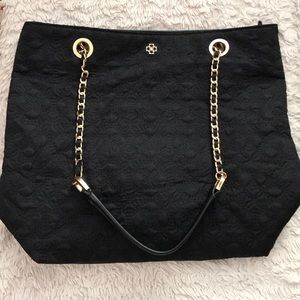 Quilted shoulder bag